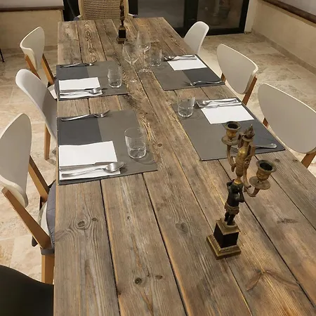 Renovated Bastide Among Vineyards Near Uzes Tatil Evi Pougnadoresse