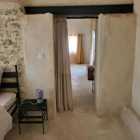 Renovated Bastide Among Vineyards Near Uzes Pougnadoresse