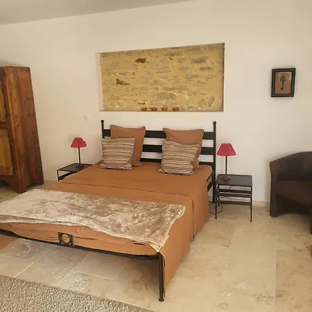 Renovated Bastide Among Vineyards Near Uzes Tatil Evi