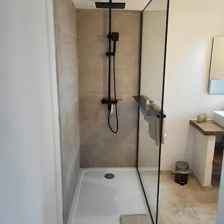 Renovated Bastide Among Vineyards Near Uzes Tatil Evi *