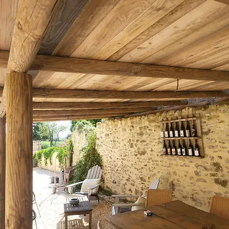 Renovated Bastide Among Vineyards Near Uzes *